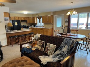 Smart TV, fireplace, DVD player