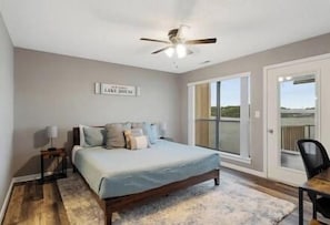 3 bedrooms, desk, iron/ironing board, free WiFi