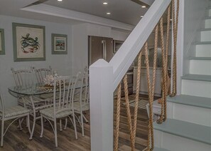 Dining - BEAUTIFUL FOUR BEDROOM ON THE BEACH!  SUGAR BEACH A-10 (Panama City Beach)