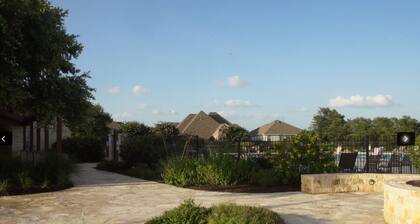 The Place to Relax in San Antonio, only 10 min away from Six Flags Fiesta Texas!