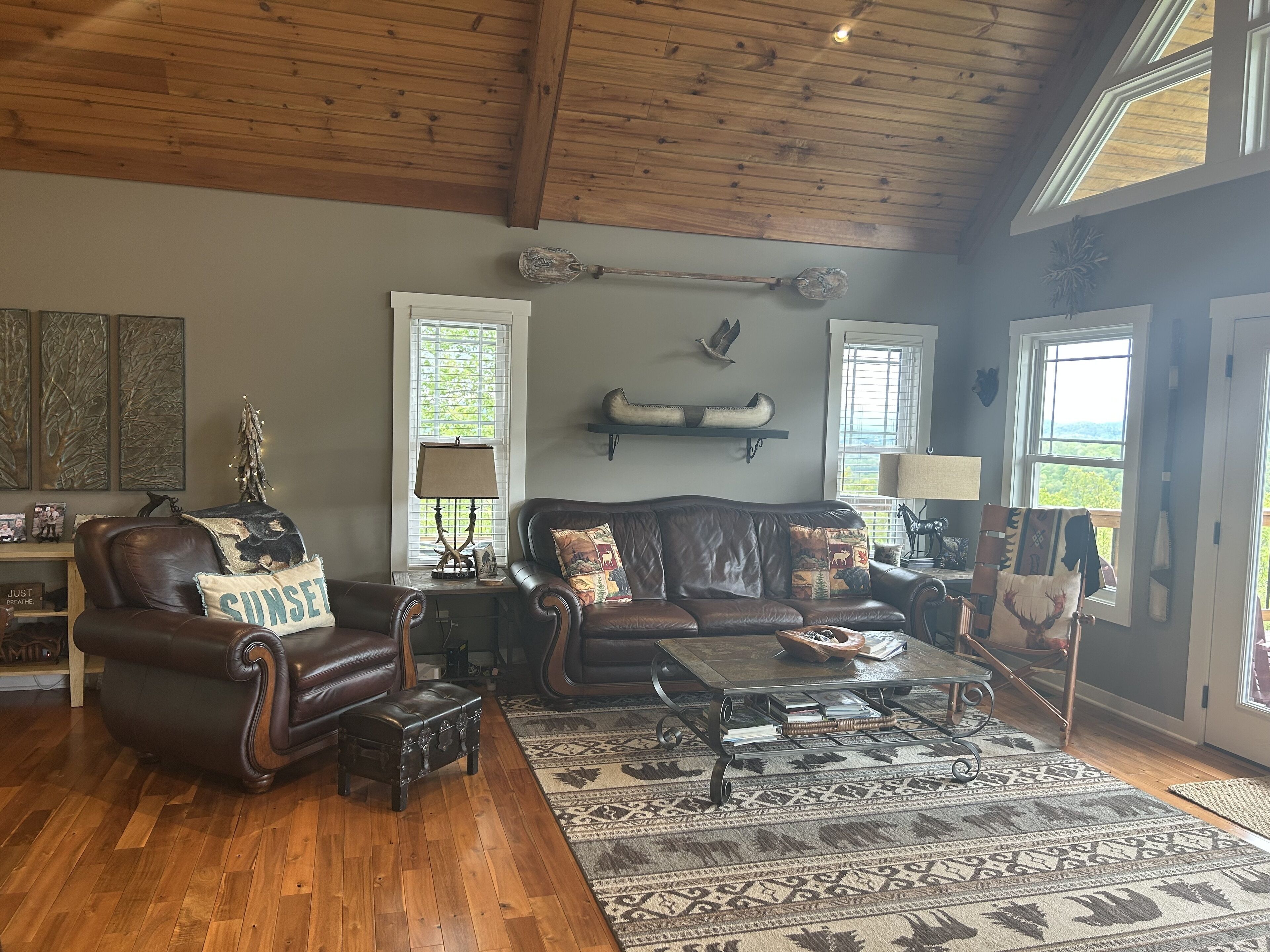  Incredible Mountain Views on 5 Acres 