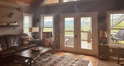 Incredible Mountain Views on 5 Acres-Free Biltmore Ticket 4/16-20