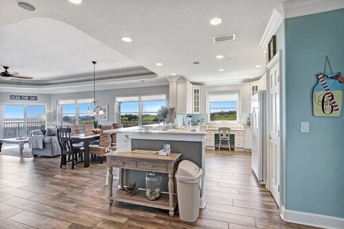 Ocean View | Penthouse- Wrap Around Balcony | 3 Minute Walk to the Beach