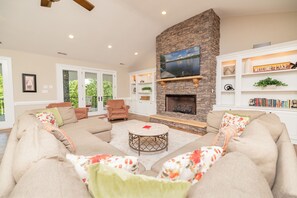 Smart-TV, peis, videospill og bordtennis