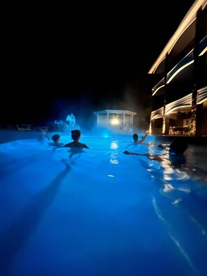 Piscine extérieure, piscine chauffée