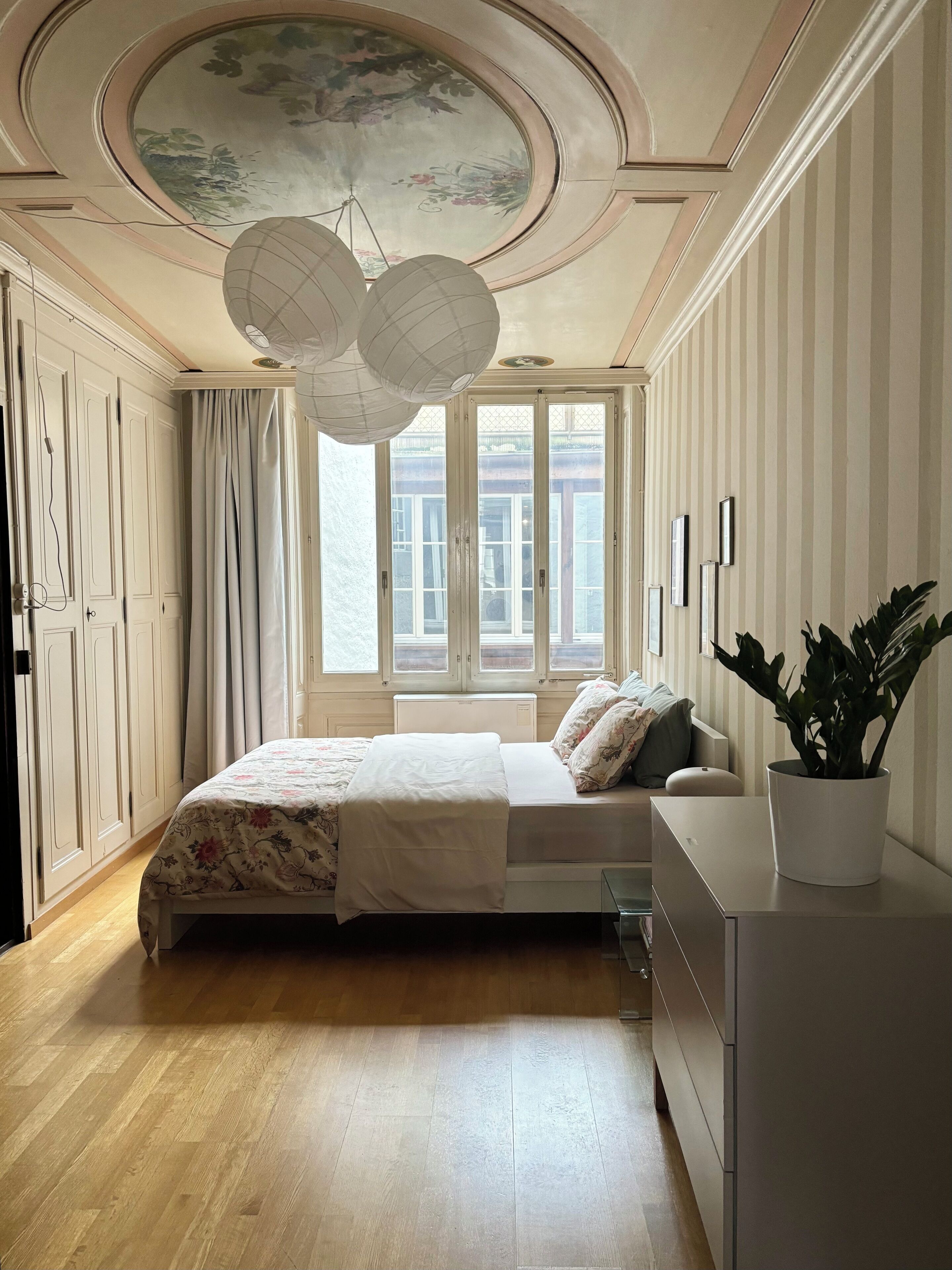 1 habitación, escritorio, tabla de planchar con plancha y wifi gratis 