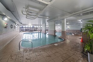 Piscina coperta, una piscina riscaldata