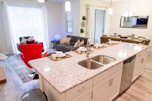 Interior - Storey Lake Resort, private pool, near famous attractions!! (Kissimmee)