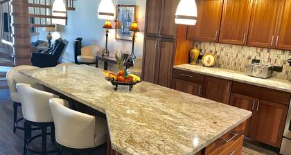 Renovated-Kamaole Sands Resort, 2 Bedroom/2 Bath, across from Kamaole Beach III