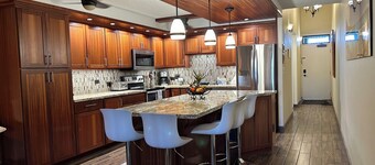 Renovated-Kamaole Sands Resort, 2 Bedroom/2 Bath, across from Kamaole Beach III