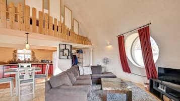 Fernseher, DVD-Player, Bücher