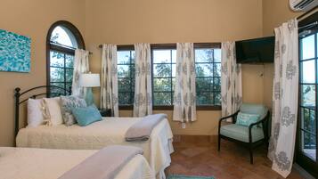 3 chambres, bureau, Wi-Fi, draps fournis