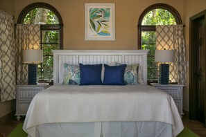 3 bedrooms, desk, WiFi, bed sheets