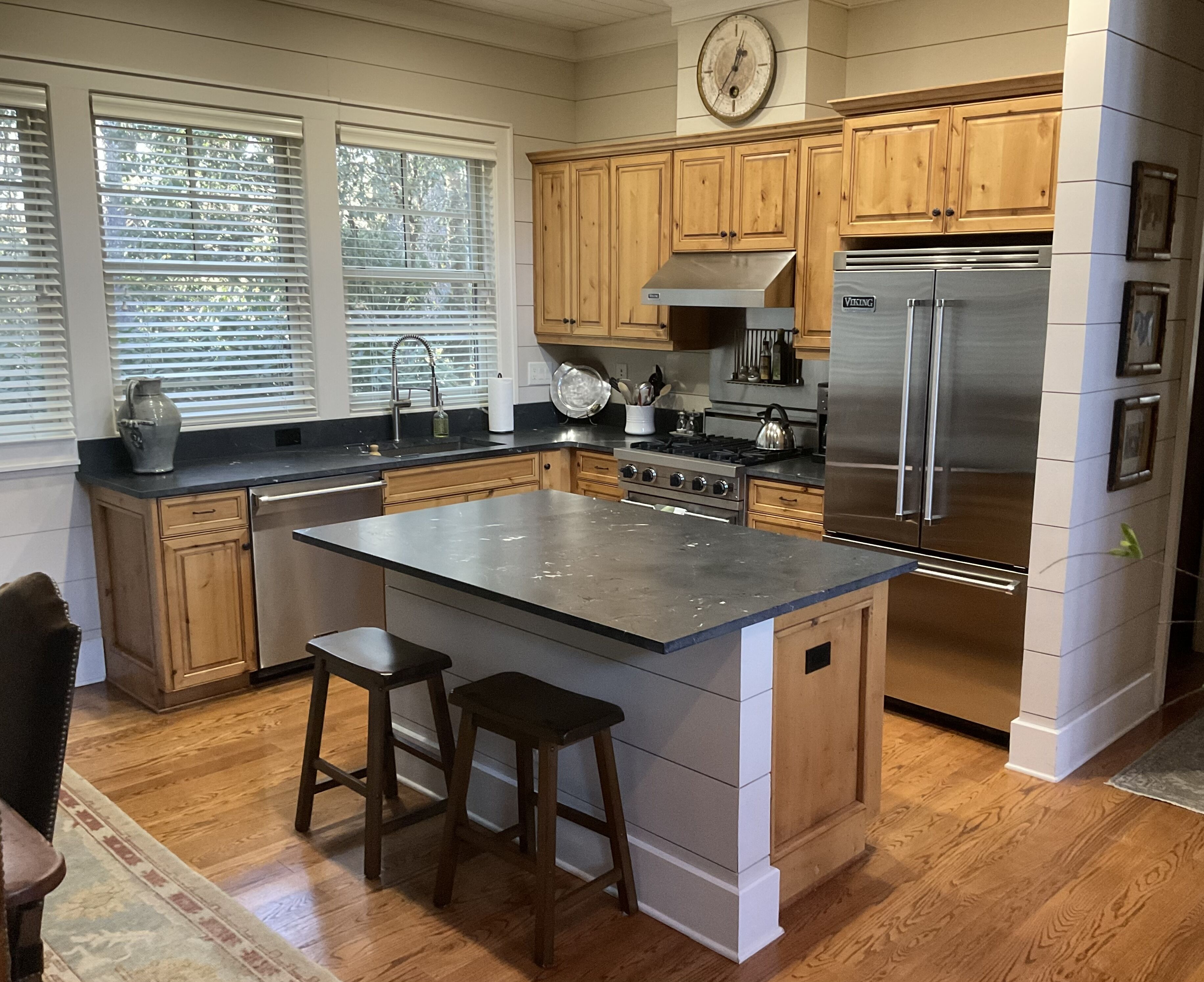 Elegantly Comfortable Home - One Mile From Main Street Highlands