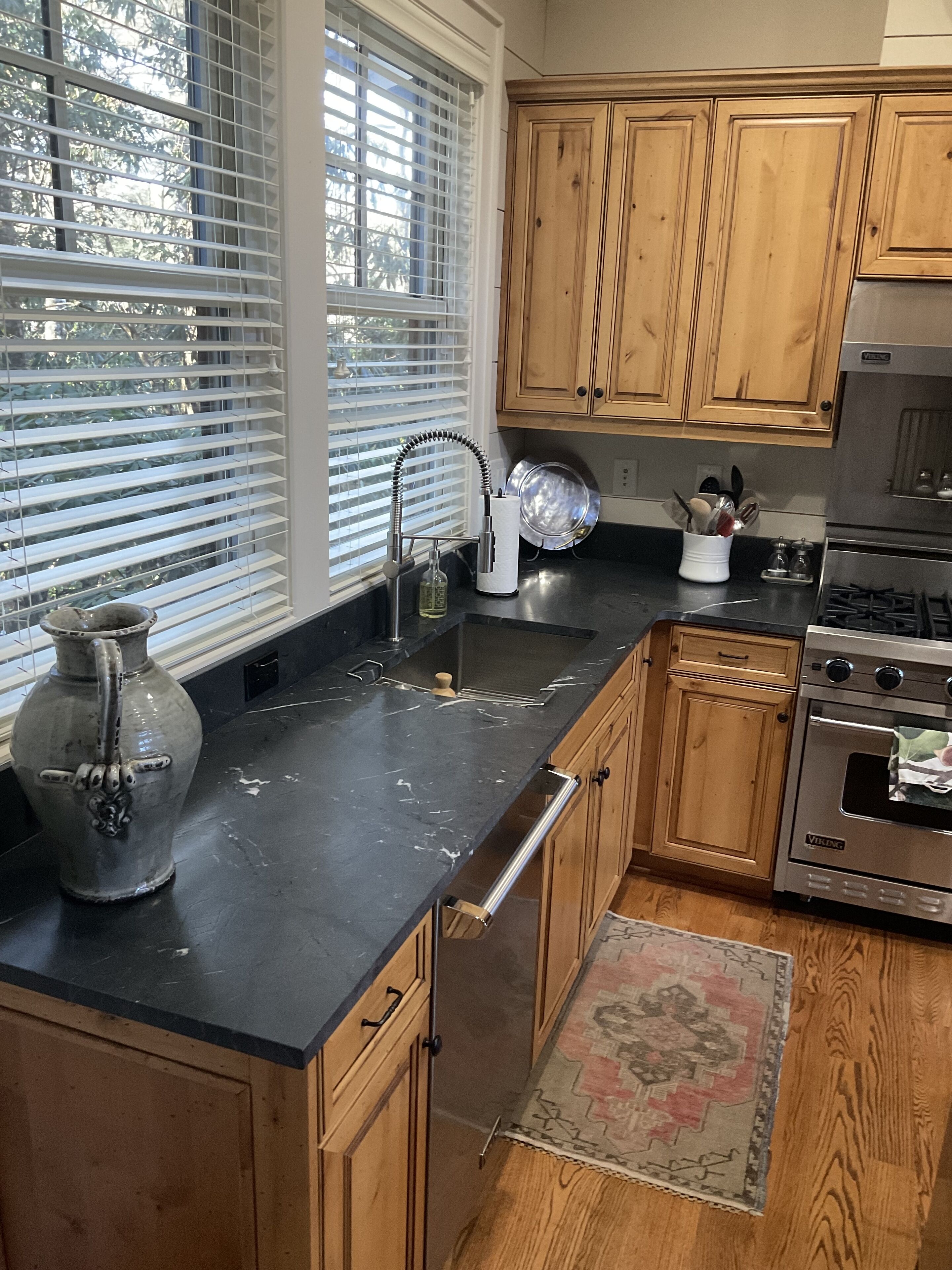 Elegantly Comfortable Home - One Mile From Main Street Highlands