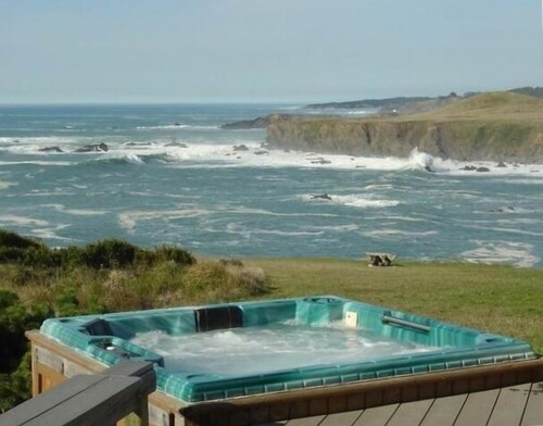 Panoramic WhiteWater Oceanfront CliffTop:Headlands/Cove/Ocean Vistas