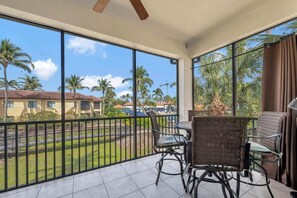Outdoor dining - Fabulous Resort - Pool Views from Oversized Lanai (Naples)
