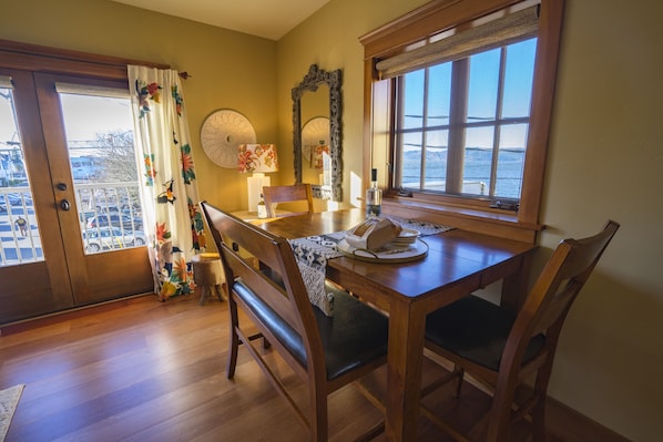 Dining - FisherBros flats 203 (Astoria)