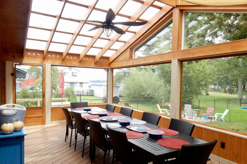 Paradise at the Point! Beautifully updated, spectacular views, steps to the lake