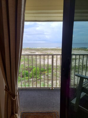 Interior - Beach Front condo with Amazing Views from Private Balcony (Gulf Shores)
