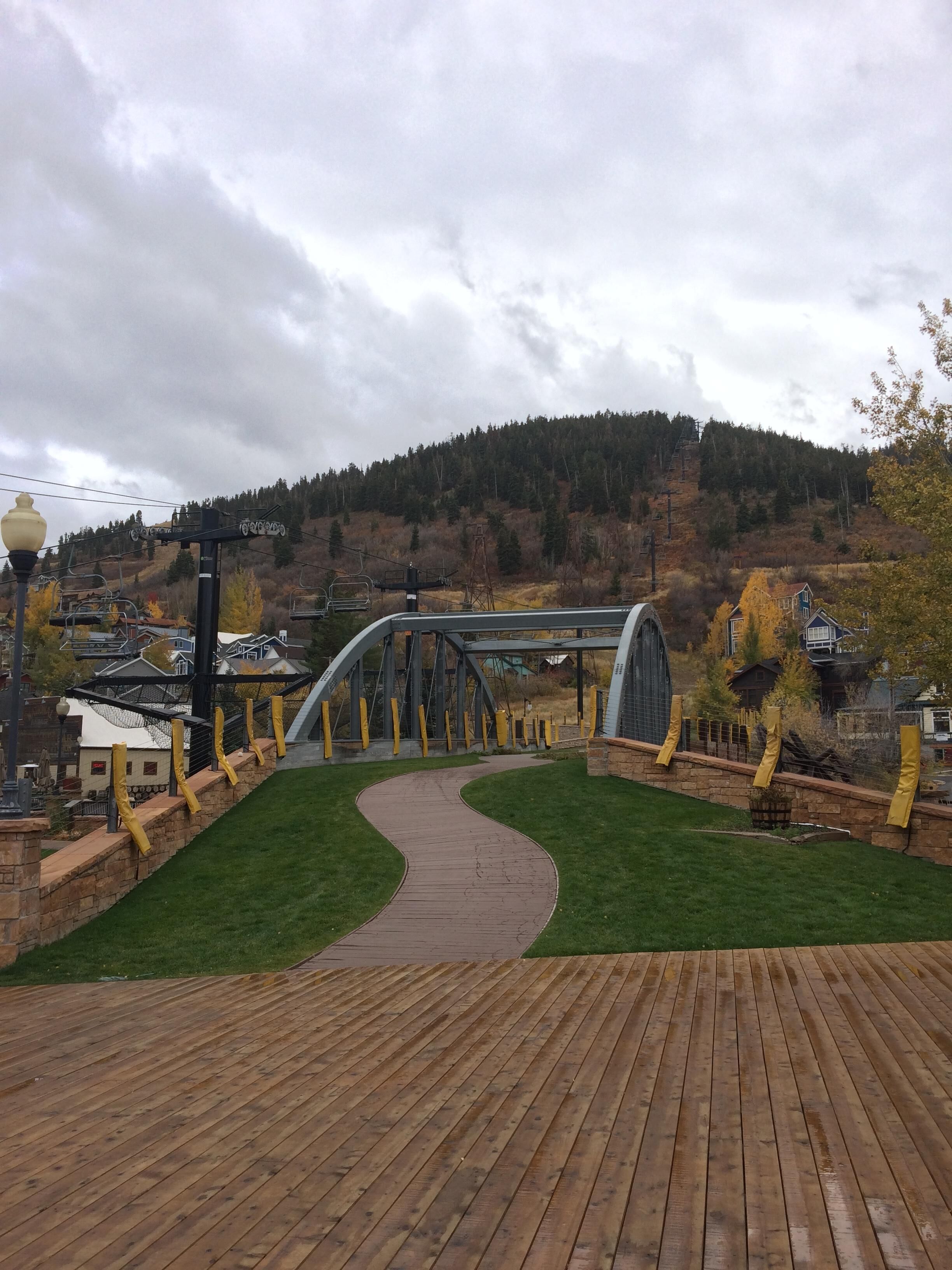 Gorgeous & NEW Ski-OUT/Ski-IN Steps from Main Street