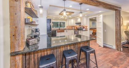 Deep Creek Lake and Wisp just minutes away, includes pass to CARC (pool/gym)