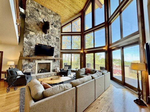 Peak1- 6000 sq ft Ski-in/Ski-Out on Terry Peak