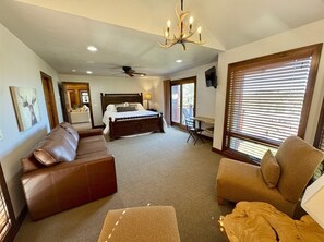 5 bedrooms, iron/ironing board, travel crib, internet