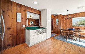 Dining - Adorable Cottage with Wonderful Views of the Bay From the Screened Porch (Ocean City)