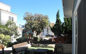 Outdoor dining - Beach Cottage - 4th from Ocean, Private Patio, Ocean View, now with A/C (San Diego)