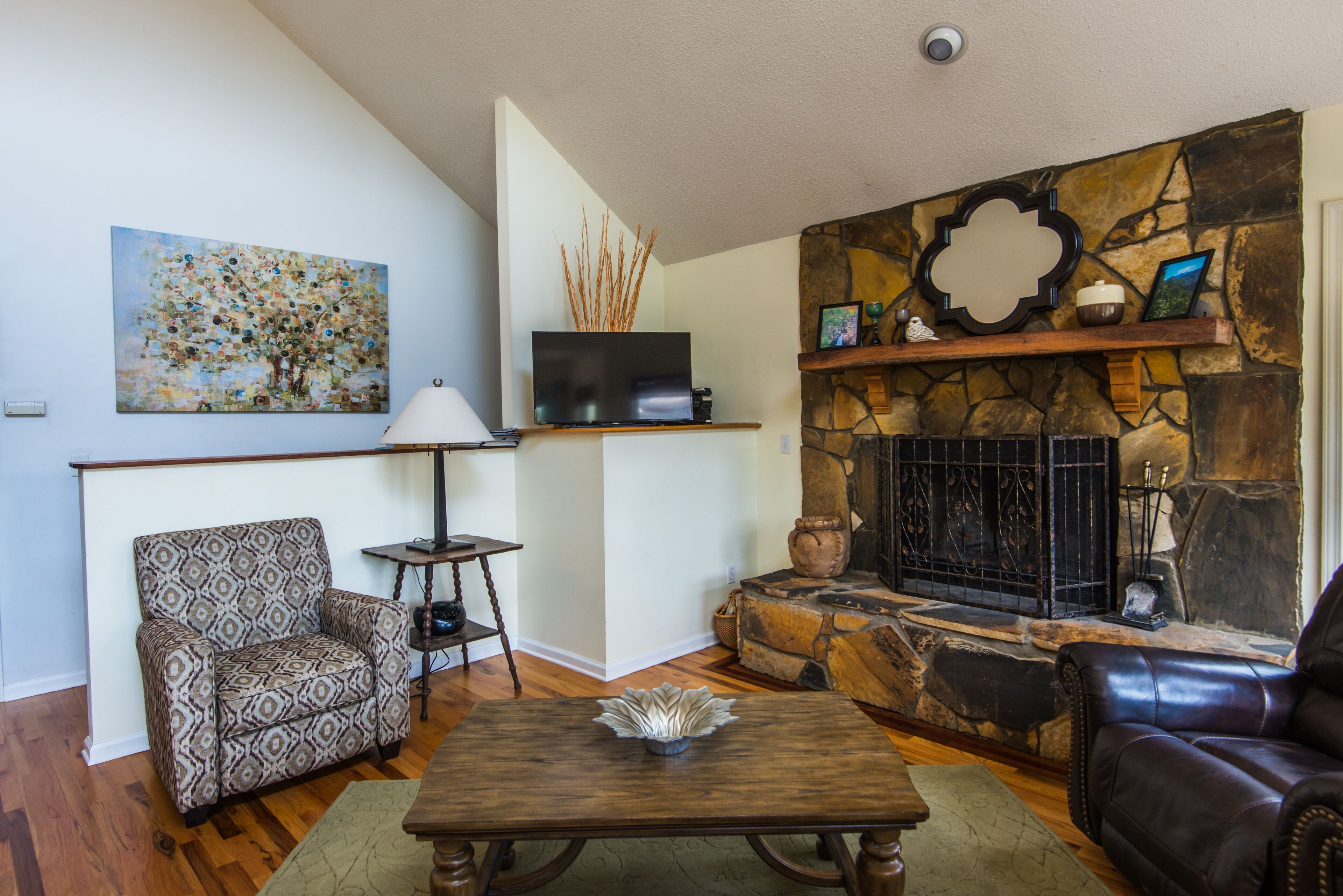 Private Gorgeous Mountain View Chalet- SUPER RATES