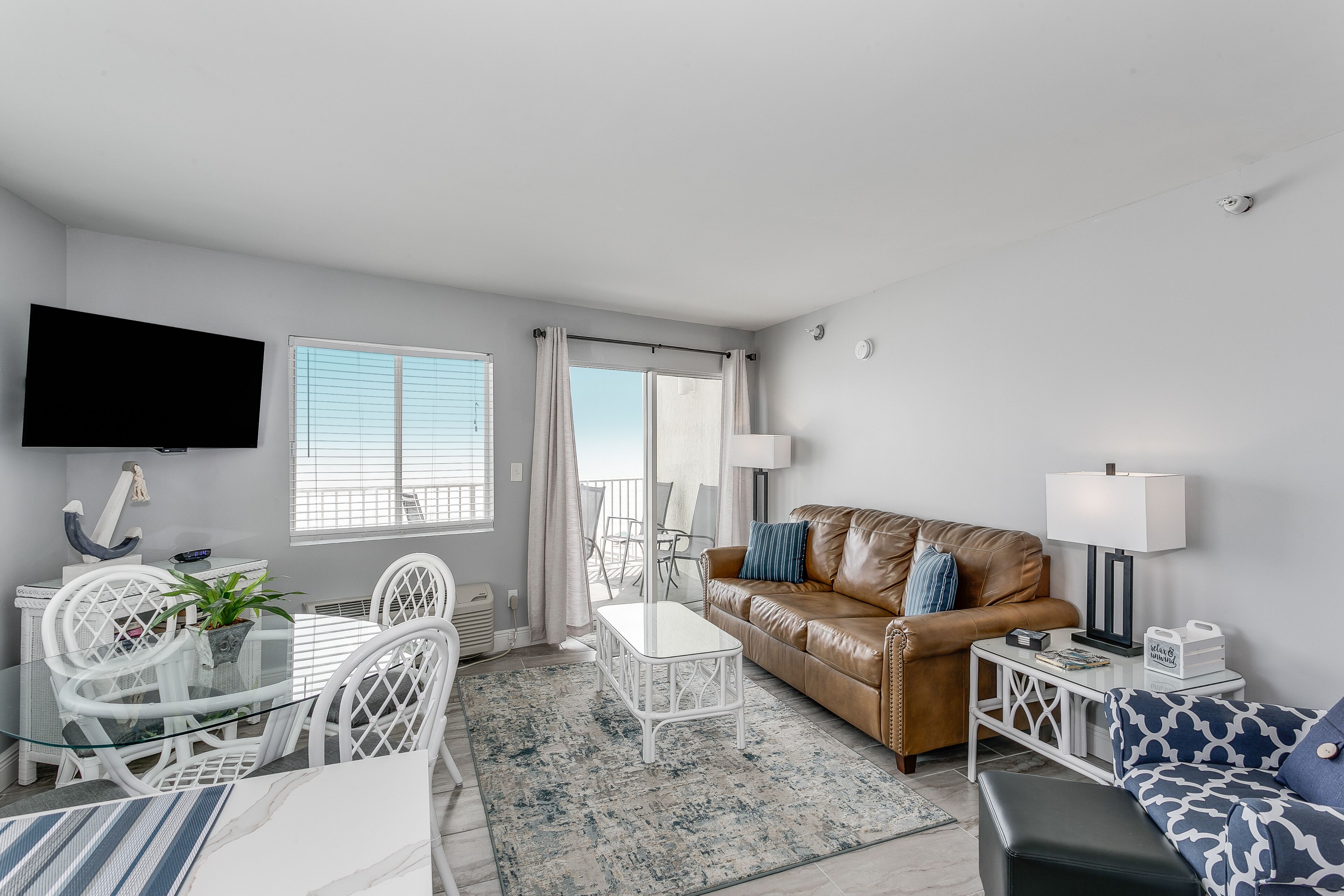 Spacious Living, Free WiFi, Lots of Extras! Recently Renovated!