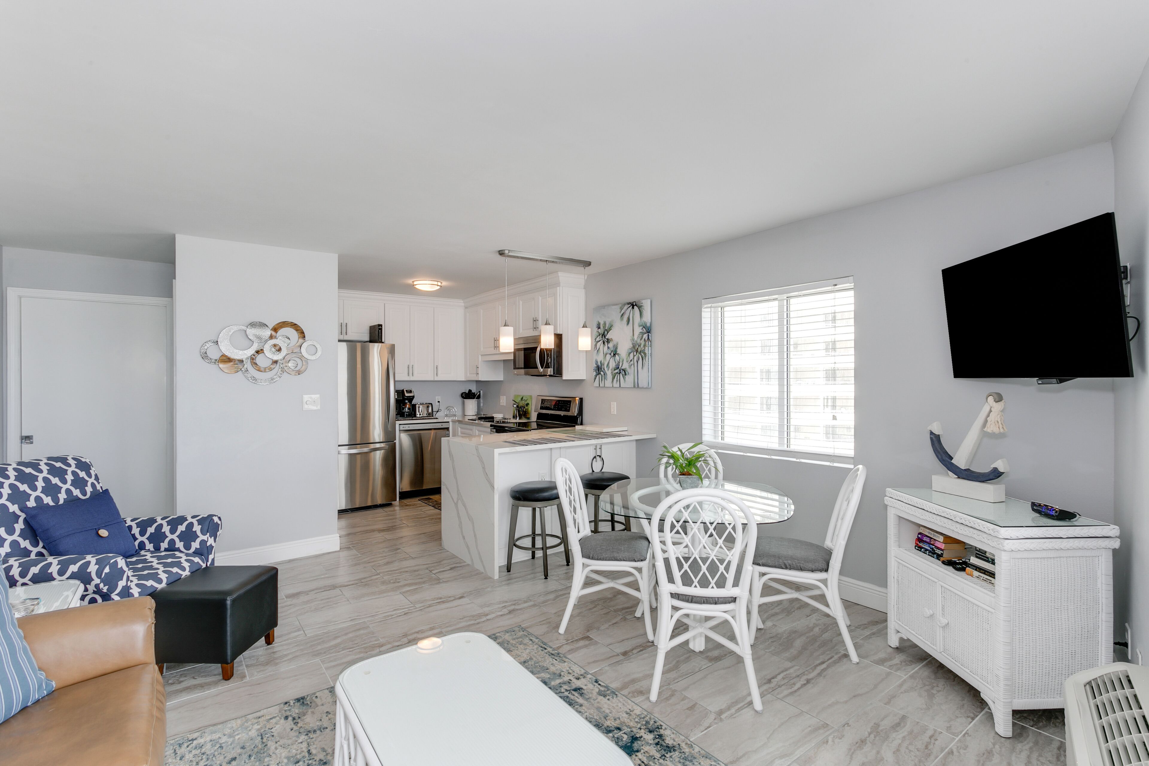 Spacious Living, Free WiFi, Lots of Extras! Recently Renovated!