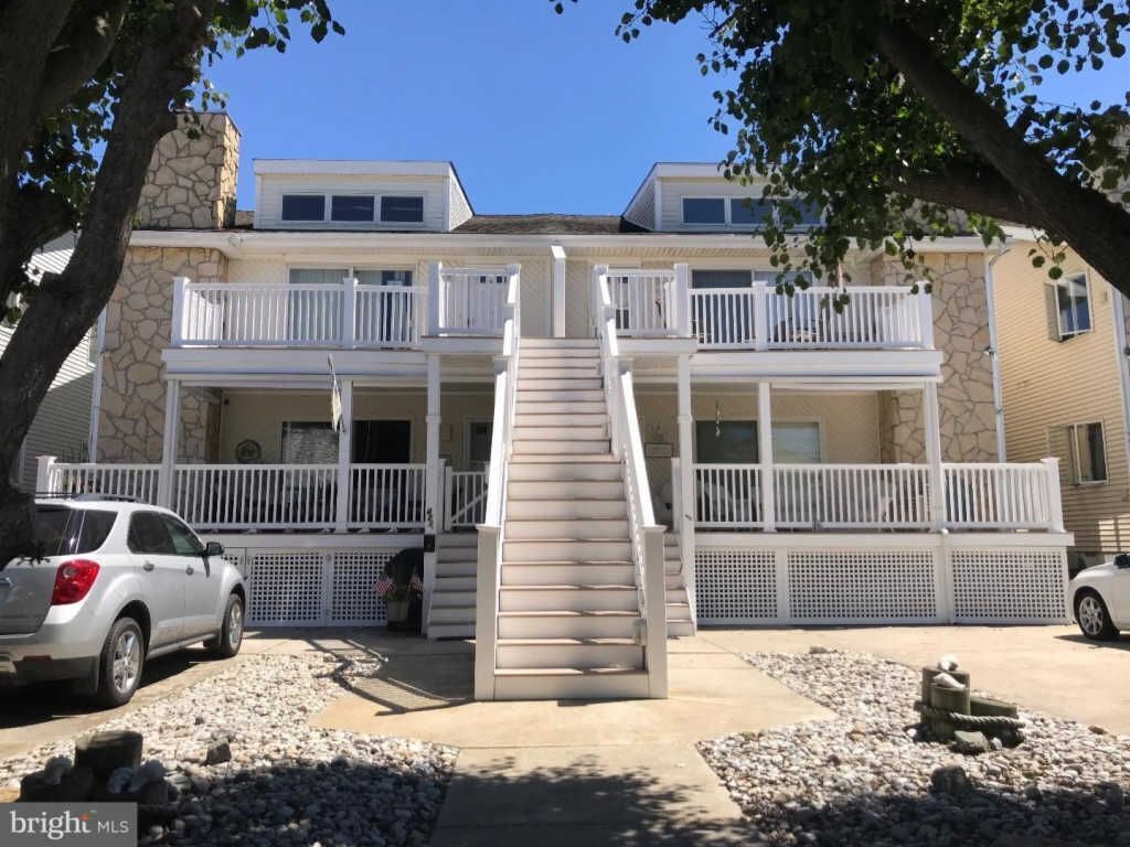 Adorable 1st floor condo 3bd/2ba in Marina area. 
