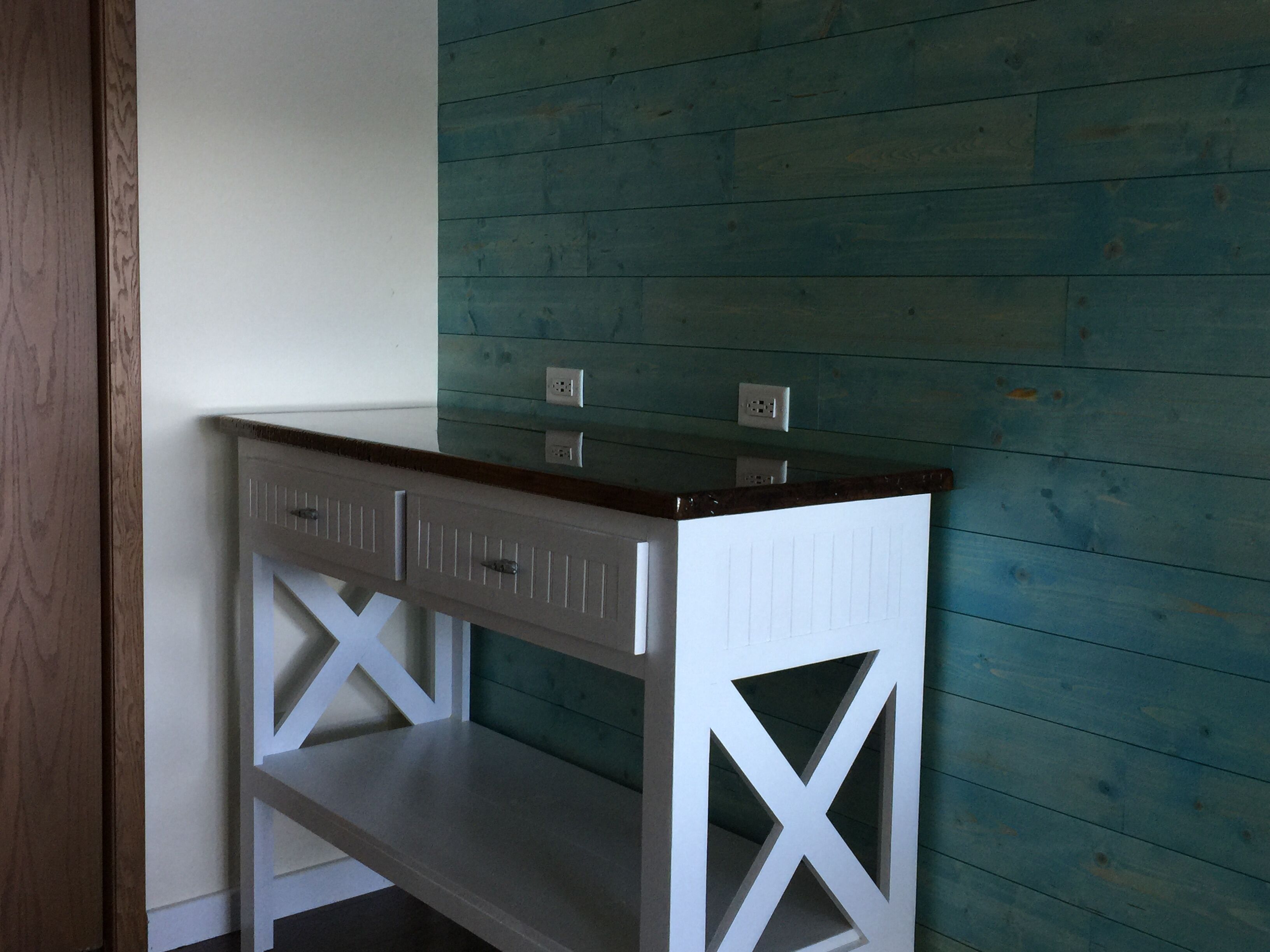 4 Season-3bed-2bath on Round Lake, close to Birkie and right on snowmobile trail