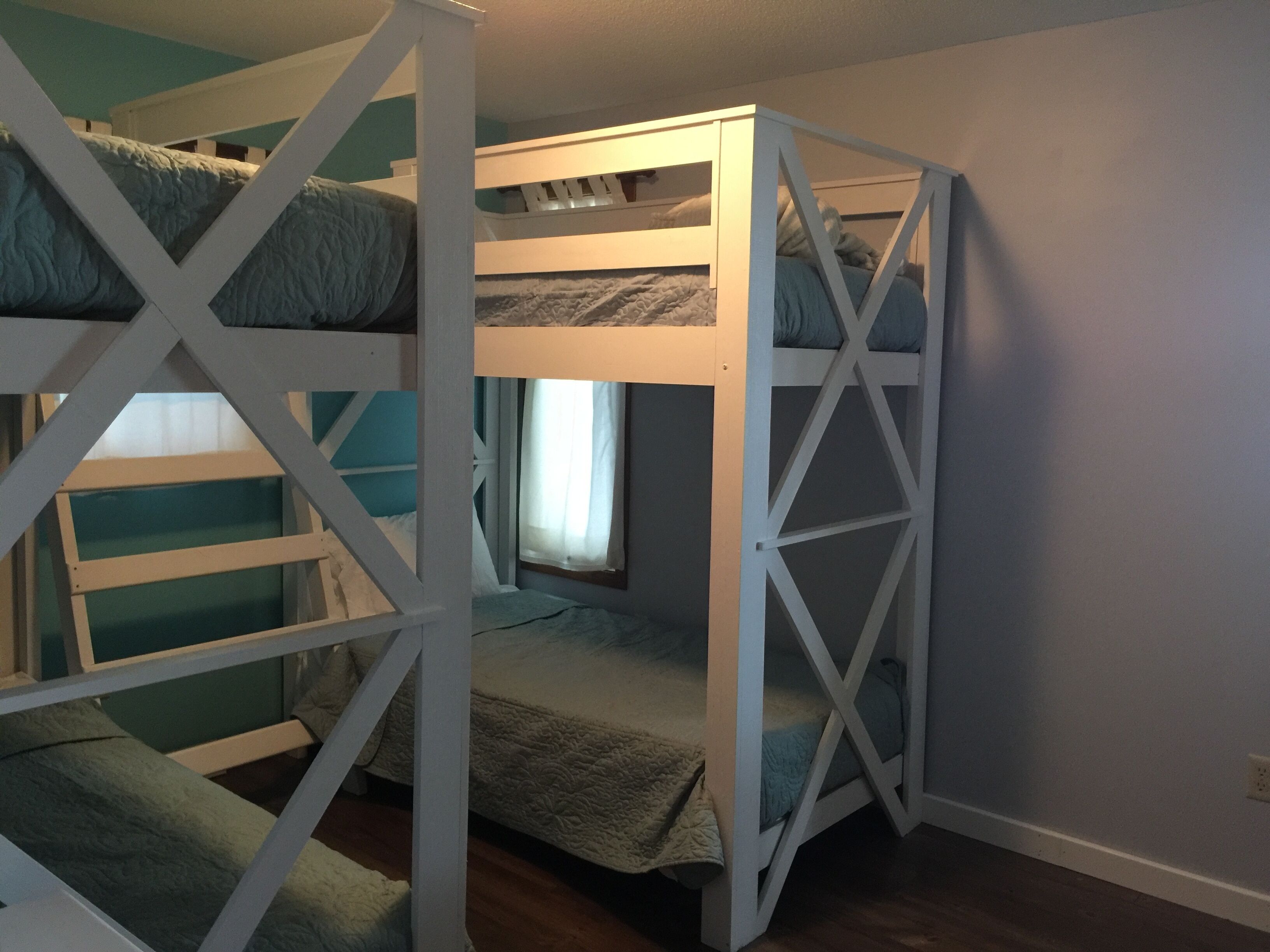 4 Season-3bed-2bath on Round Lake, close to Birkie and right on snowmobile trail