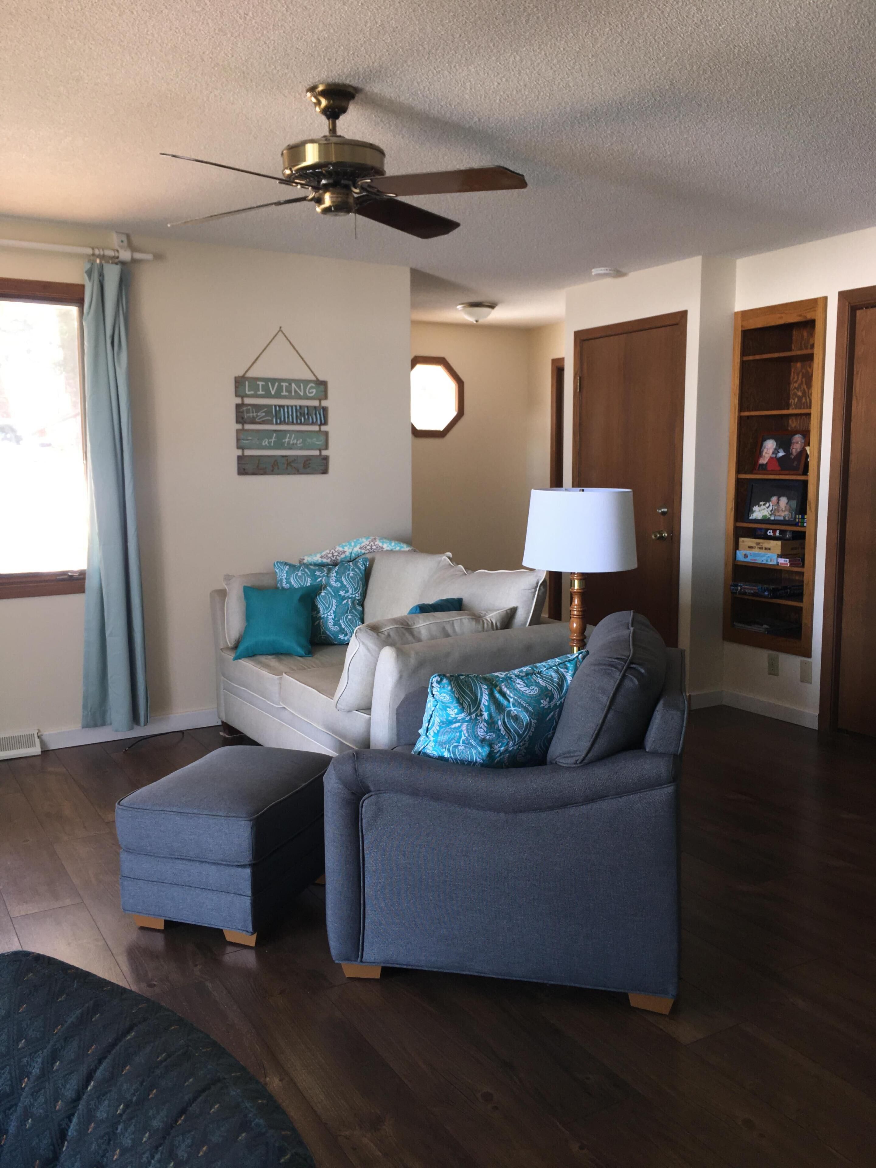 4 Season-3bed-2bath on Round Lake, close to Birkie and right on snowmobile trail