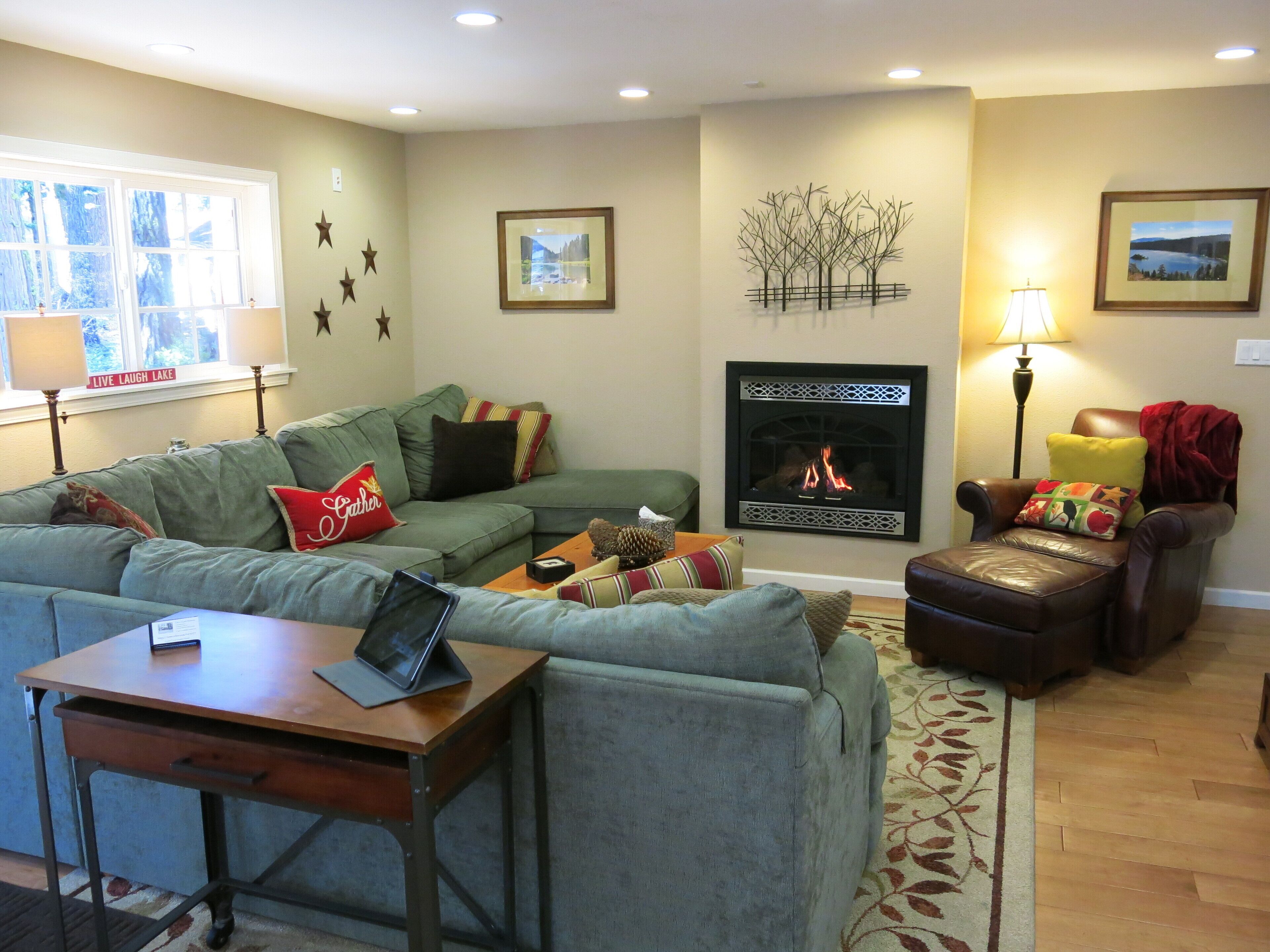 Comfortable Family Home, Walk to Lake, Beach and Pier