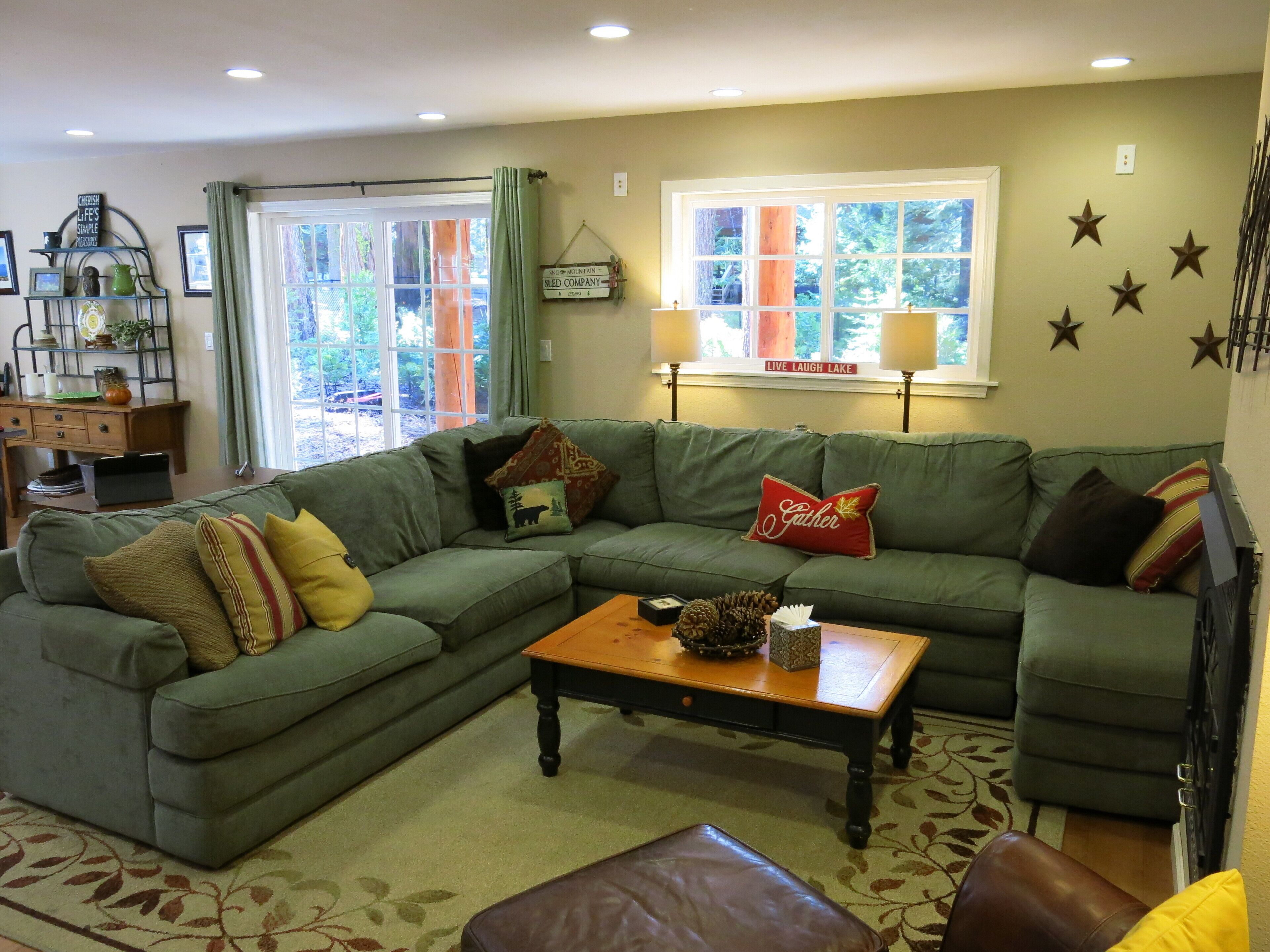 Comfortable Family Home, Walk to Lake, Beach and Pier