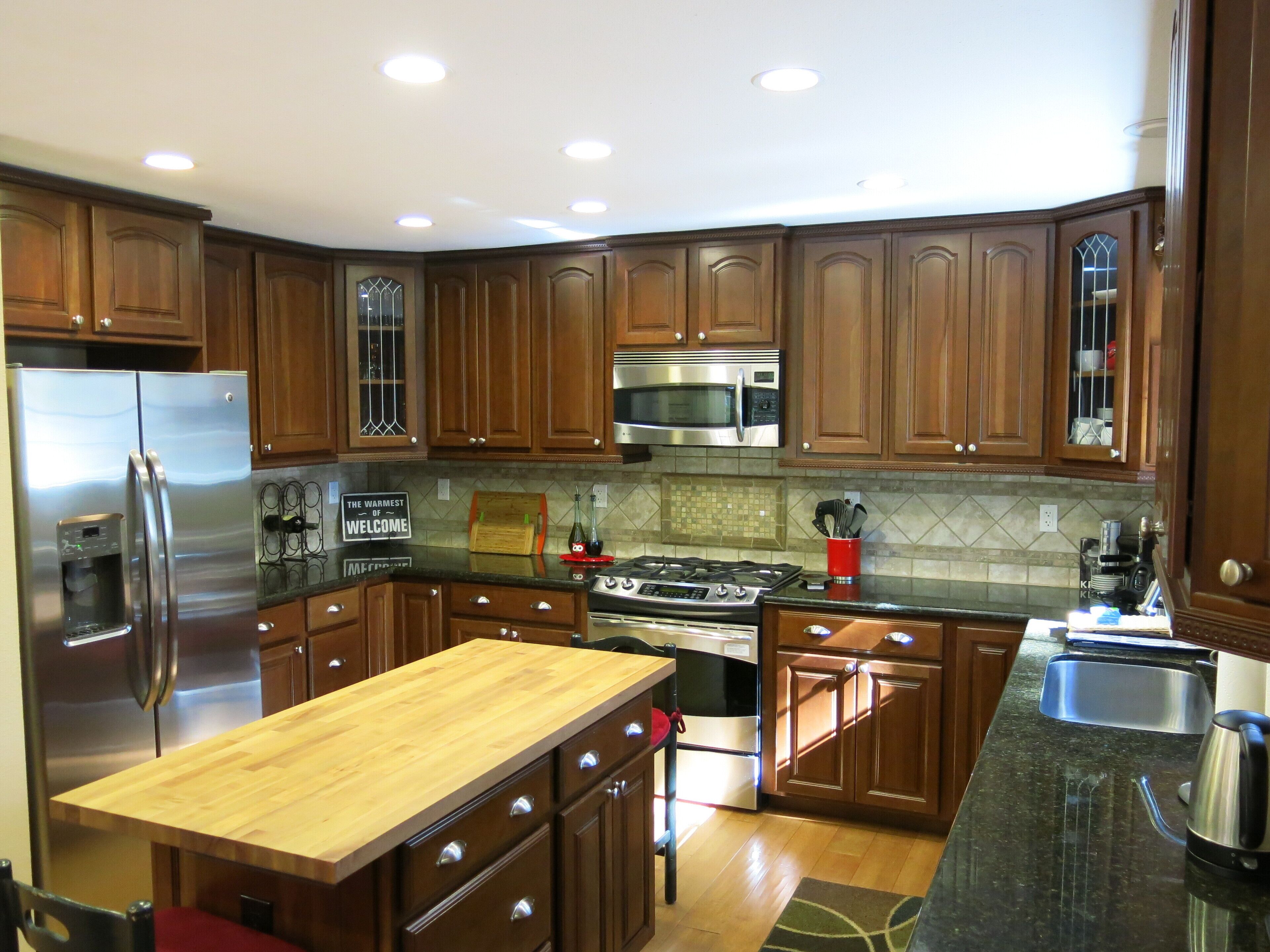 Comfortable Family Home, Walk to Lake, Beach and Pier