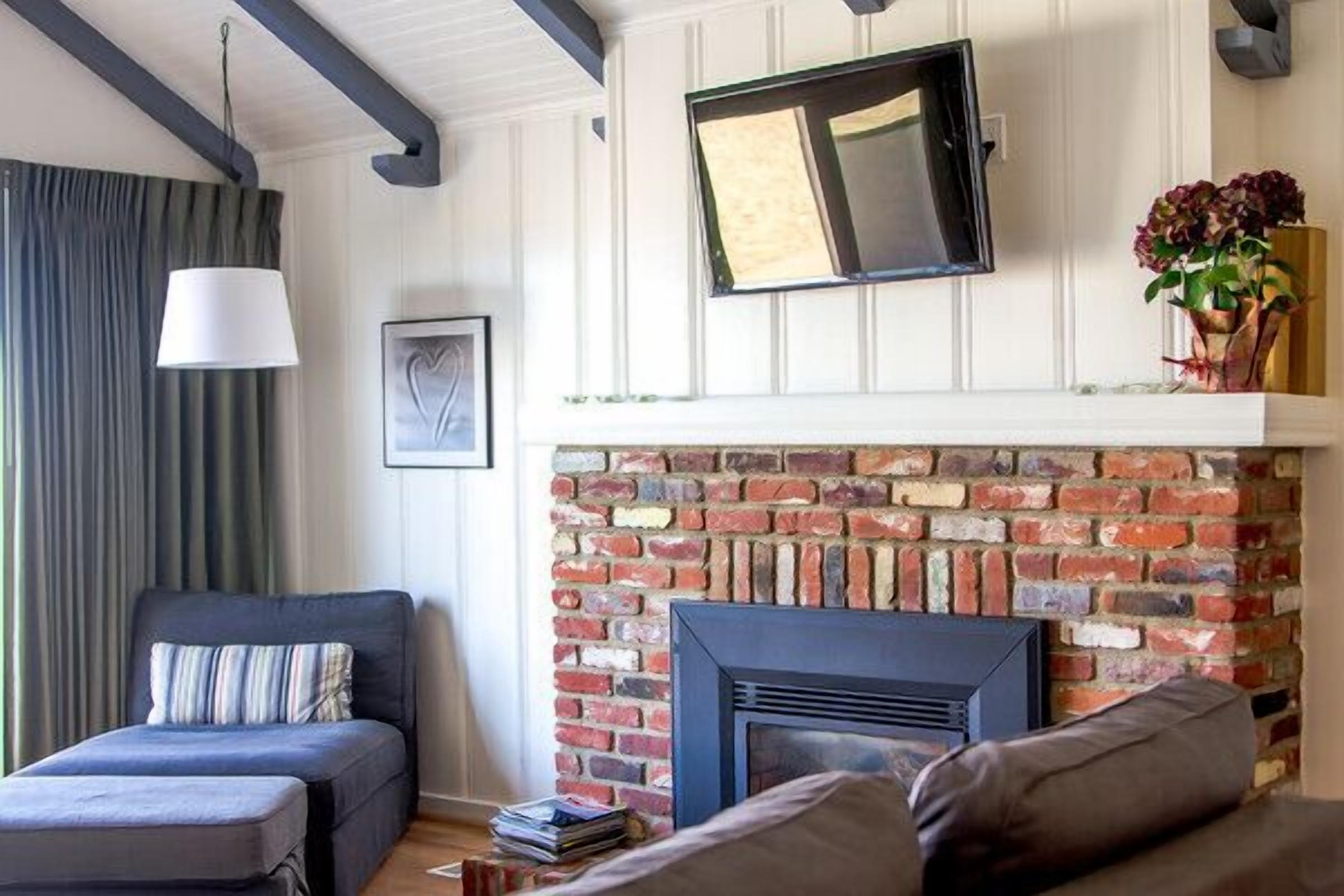 The Charming 'Windy Gables' on Hollywood Beach: Dream Get-Away