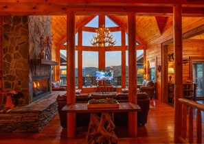 Interior - Riverview Lodge – 5 Suites, River Access, Mountain Views, Hot Tub (Blue Ridge)