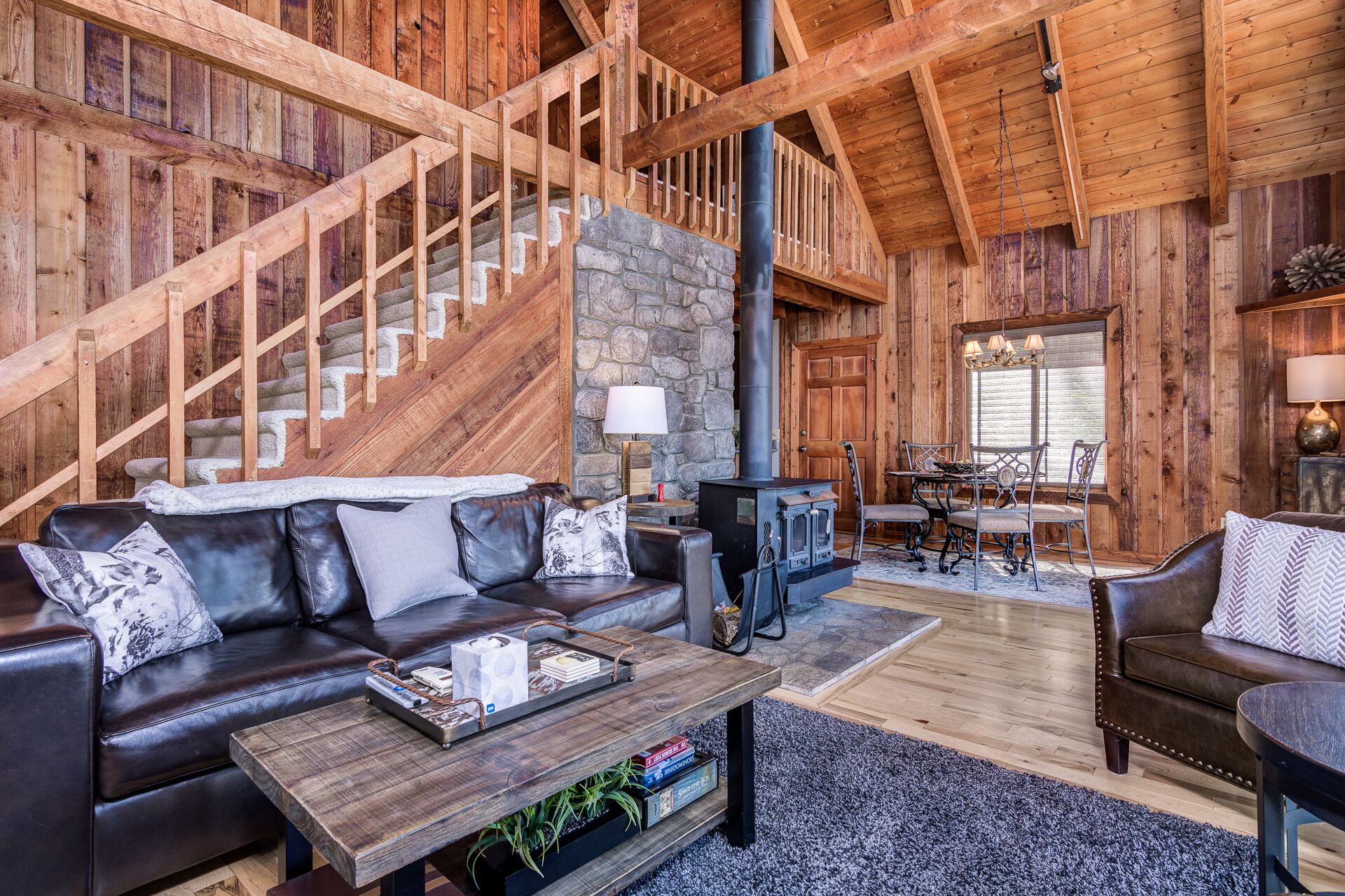 Suzies Luxury Asheville Cabin  HOT TUB  VIEWS nr BILTMORE 