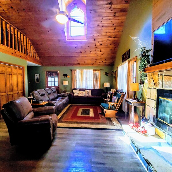 TV connectée, cheminée, jeux vidéo