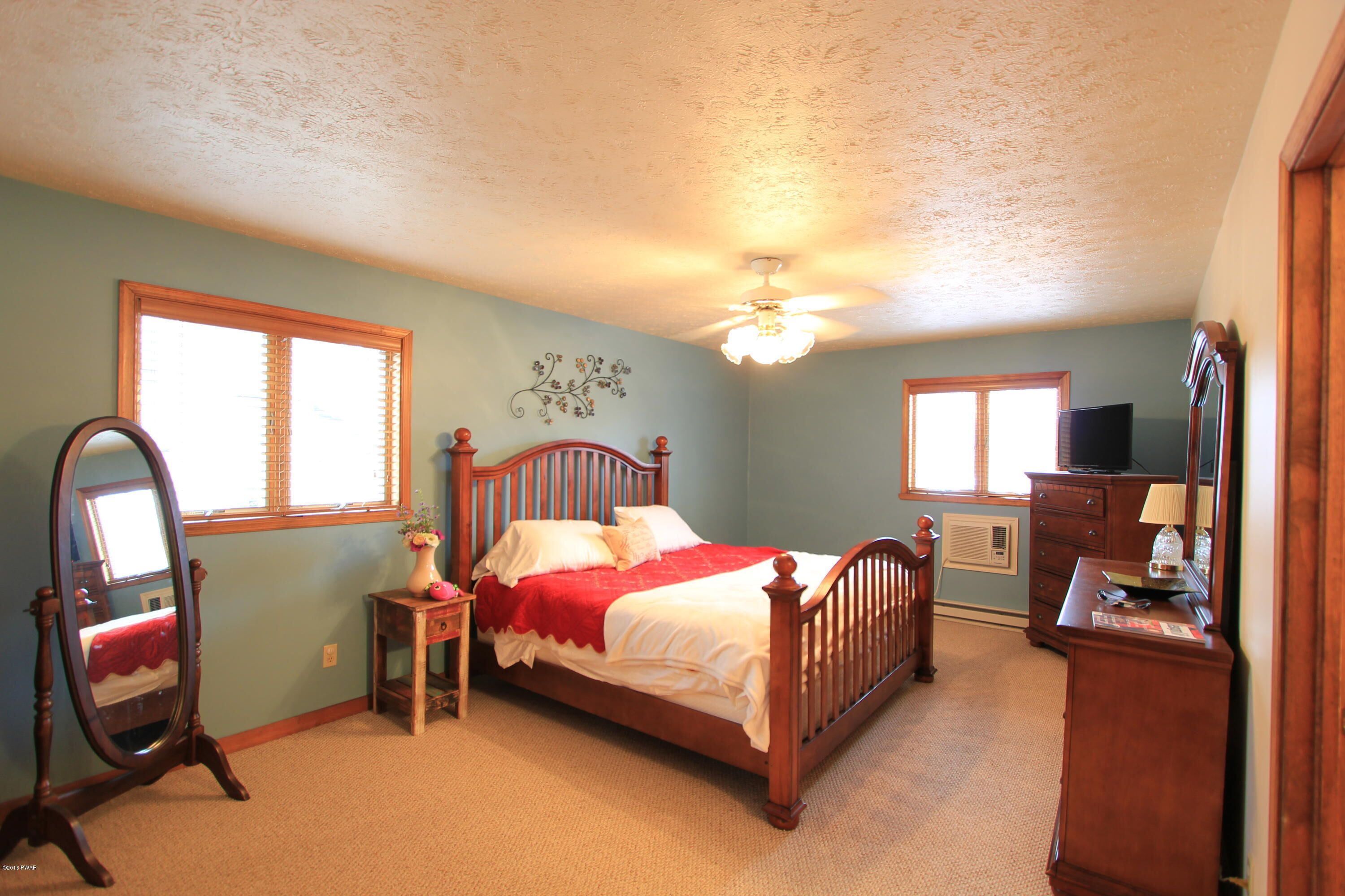 Masthope/Ski Big Bear Community in Northern Pocono Stone's Throw from Lake