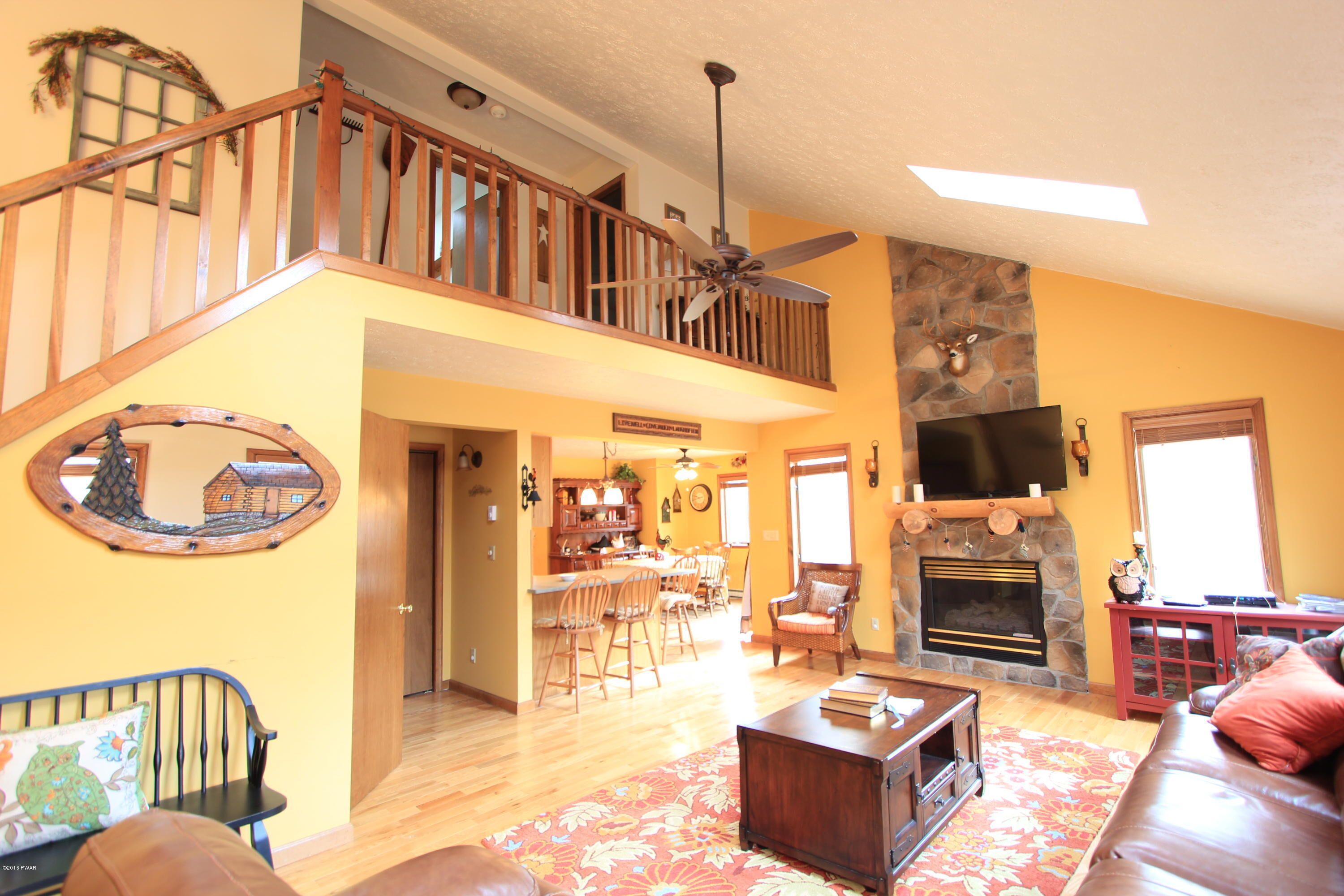 Masthope/Ski Big Bear Community in Northern Pocono Stone's Throw from Lake