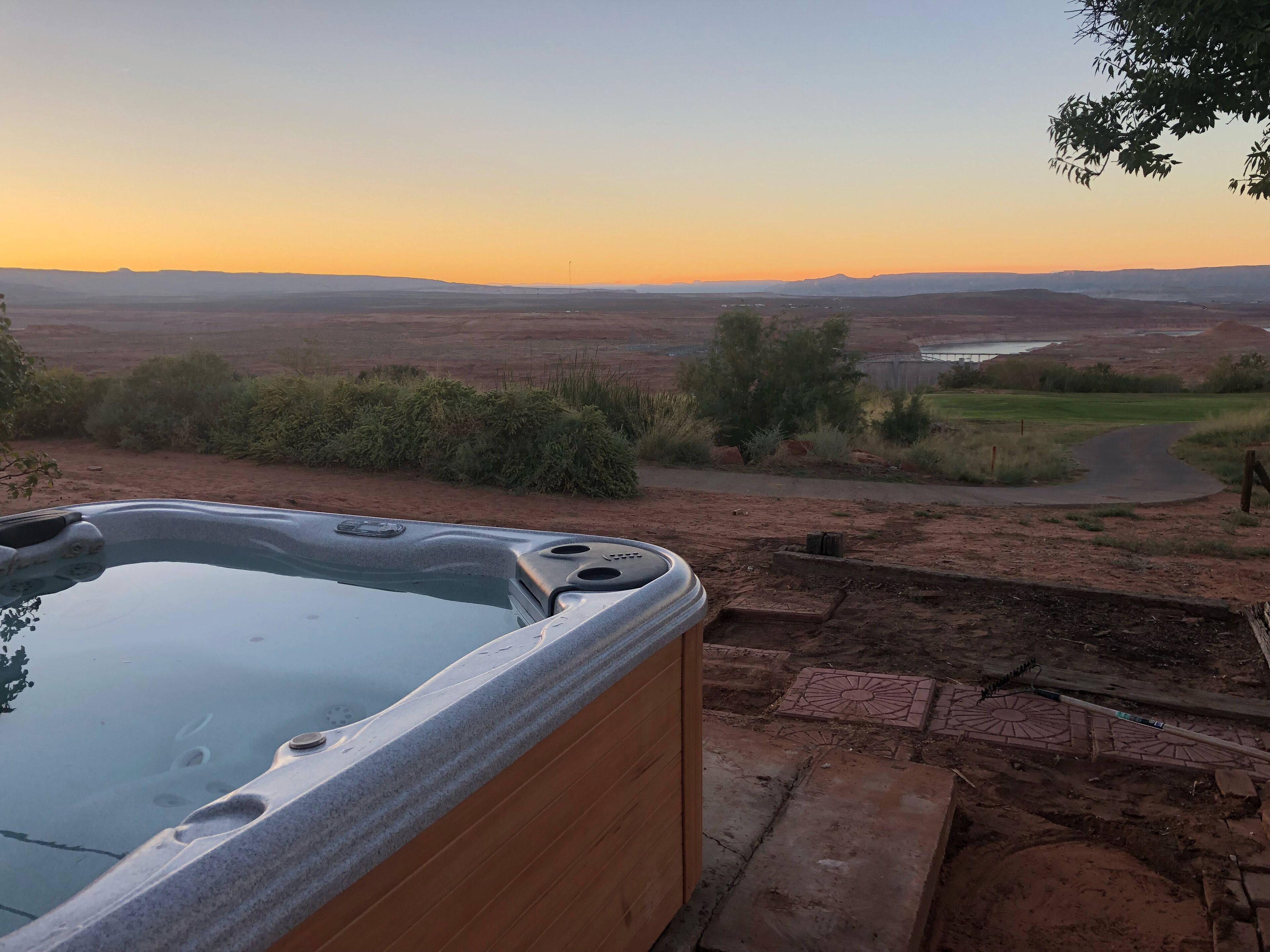 Enjoy the BEST views of Lake Powell*HOT TUB* Large 4 BR/2.5BA on the Golf Course