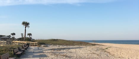 Am Strand, Liegestühle, Strandtücher
