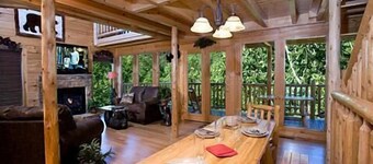 Fun Zone in Pigeon Forge #unforgettable 3 bedroom w/ Gameroom, Views & Full Theater!