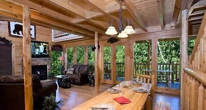 Fun Zone in Pigeon Forge #unforgettable 3 bedroom w/ Gameroom, Views & Full Theater!